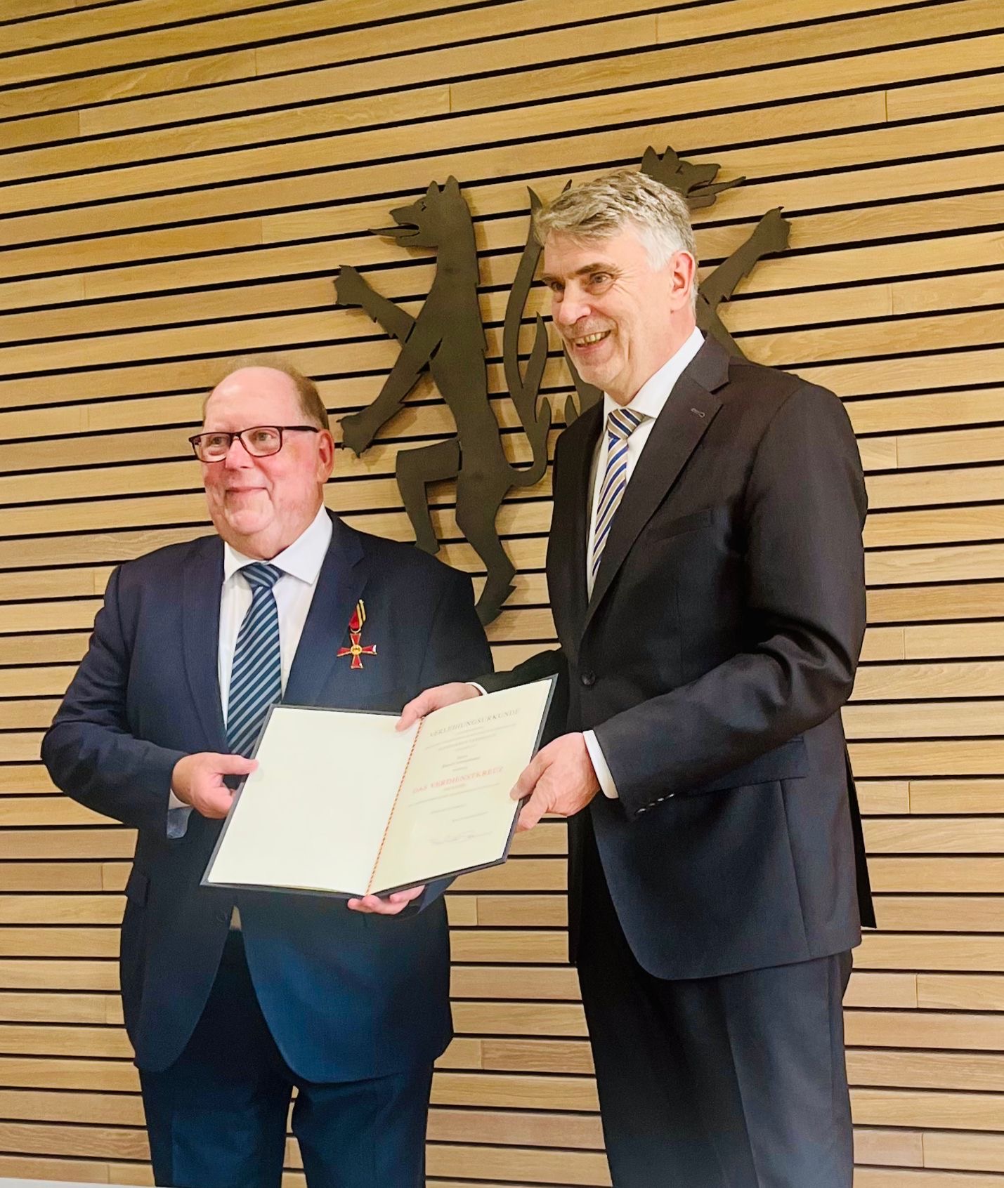 Bernd Commemann und Landrat Henning Hei